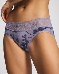 REFLECTION BLOOMS M LAV - Hipster Panty with Enchanting Lace | Soma