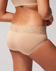 WARM AMBER - Hipster Panty with Enchanting Lace | Soma