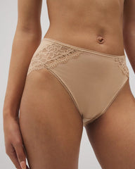 WARM AMBER - High-Leg Panty with Enchanting Lace | Soma