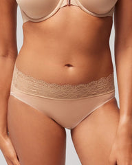 WARM AMBER - High-Leg Panty with Enchanting Lace | Soma