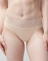 PALE SAND - High-Leg Panty with Enchanting Lace | Soma