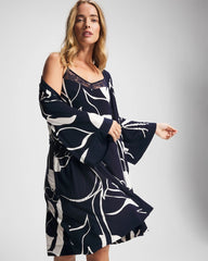 NOUVEAU FLORA NAVY - Short Robe | Soma