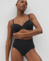 BLACK - Mid-Level Shaping Seamless Brief | Soma