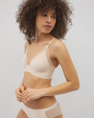 PALE SAND - Geo Lace Trim Bralette | Soma
