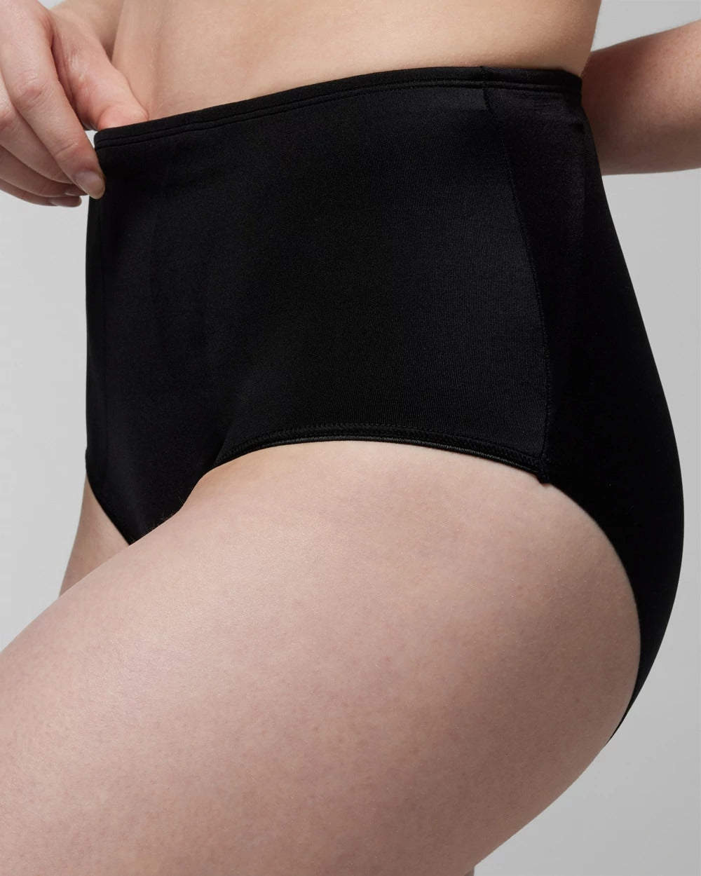 BLACK - Mid-Level Shaping Vanishing Edge Brief | Soma
