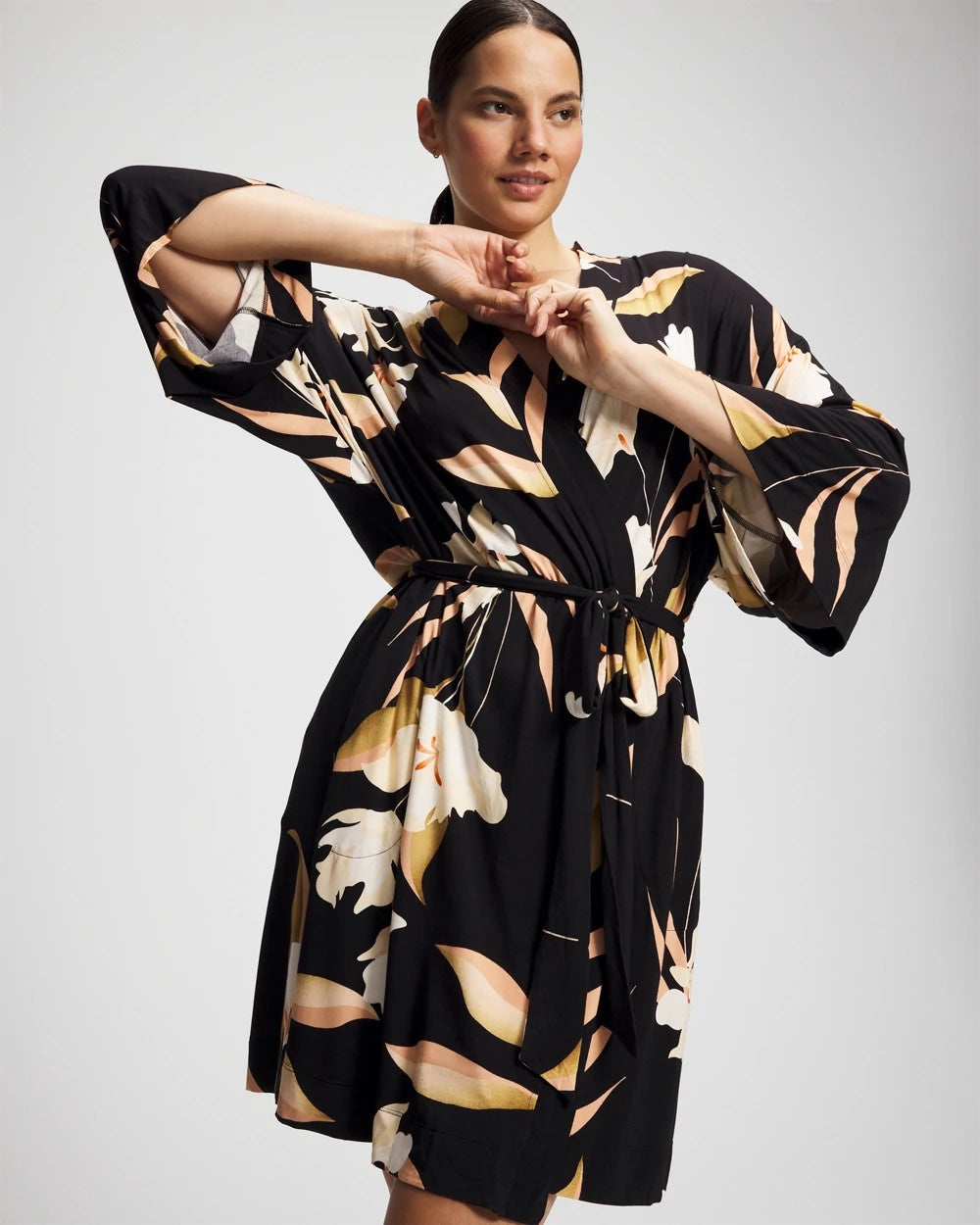 MYSTIC BLOOMS BLACK MID - Short Robe | Soma