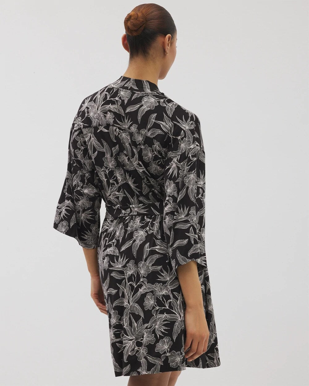PLUMERIA BLOOMS BLK CH - Short Robe | Soma