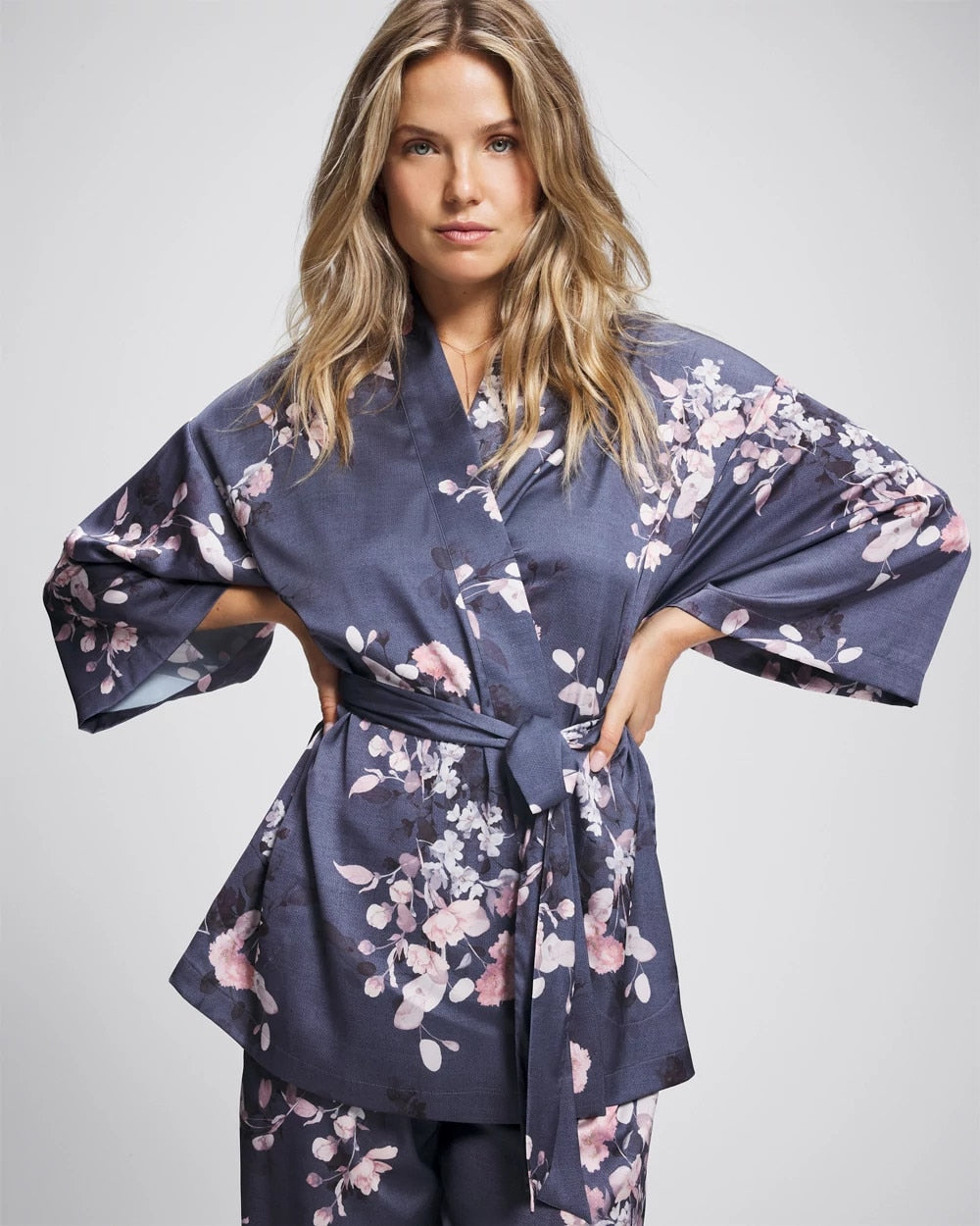 FLORAL DREAMS GRAY - Short Robe | Soma