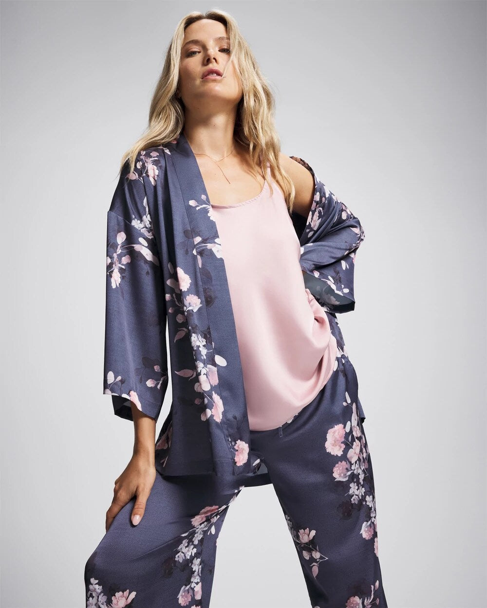 FLORAL DREAMS GRAY - Short Robe | Soma