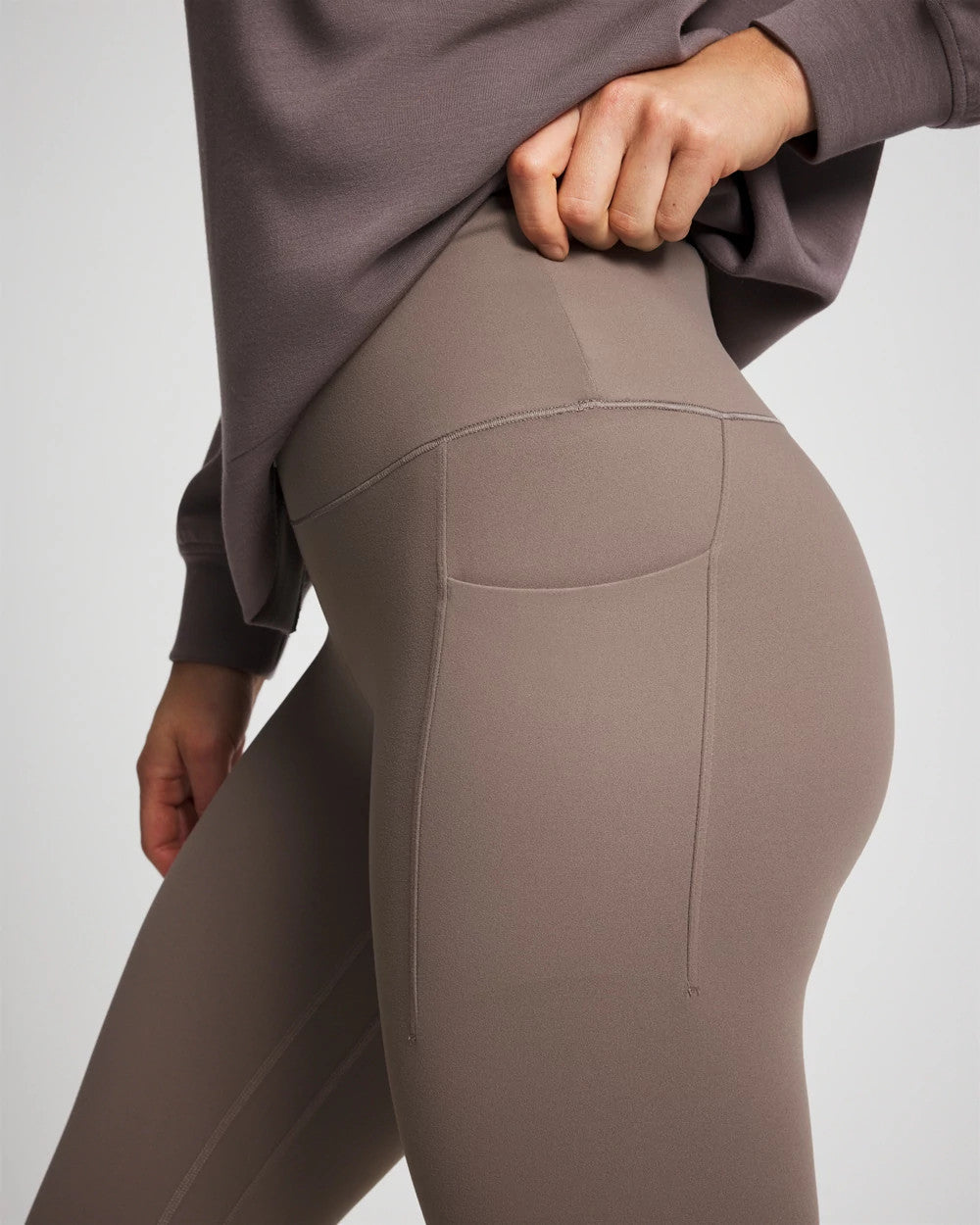 DARK TAUPE - 24/7 High-Waist Legging | Soma