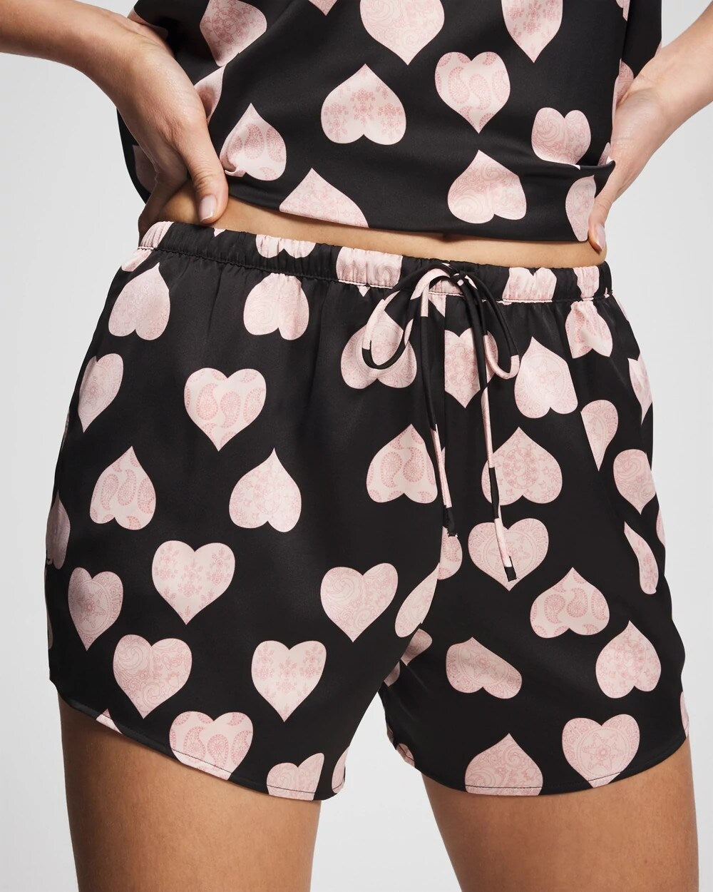 MANDALA HEARTS BLACK - Pajama Shorts | Soma