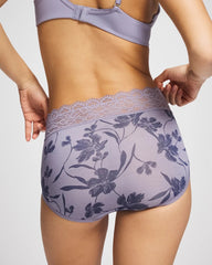REFLECTION BLOOMS M LAV - Brief Panty with Enchanting Lace | Soma