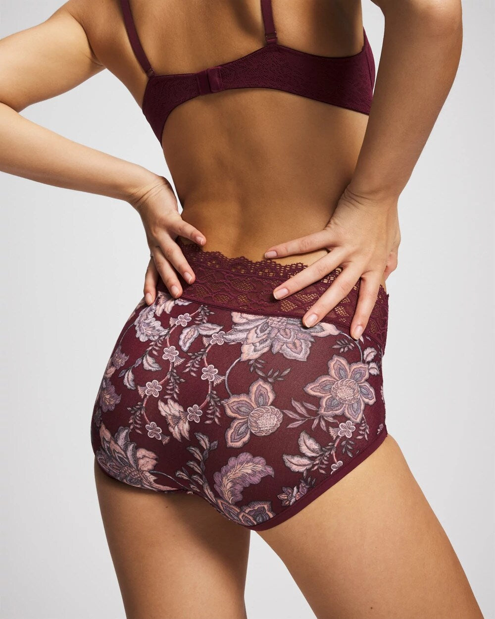 PAISLEY SPLENDOR M PLUM - Brief Panty with Enchanting Lace | Soma