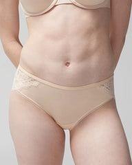 PALE SAND - Hipster Panty with Enchanting Lace | Soma