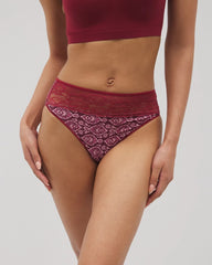 PLENTIFUL PIECES KISS - Edge High-Leg Panty with Lace | Soma