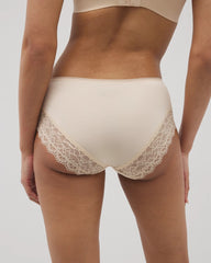 PALE SAND - High-Leg Panty with Enchanting Lace | Soma