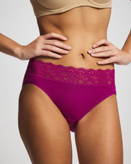 MAGENTA ORCHID - High-Leg Panty with Enchanting Lace | Soma