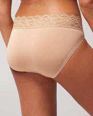 WARM AMBER - High-Leg Panty with Enchanting Lace | Soma