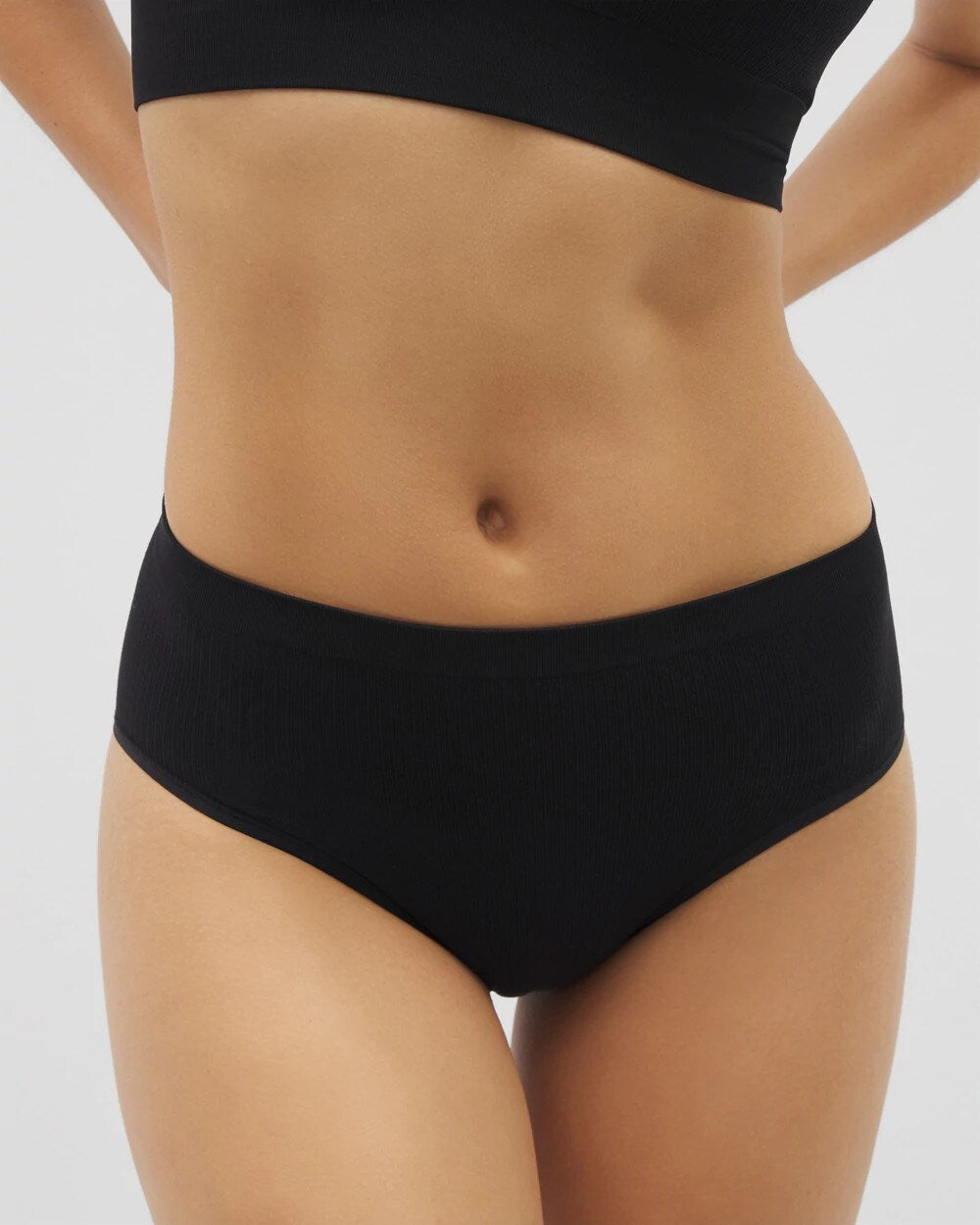 BLACK - Seamless Rib High-Leg Panty | Soma
