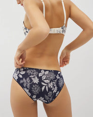 MEANDERING GARDEN M NAVY - Bikini Panty with Lace | Soma