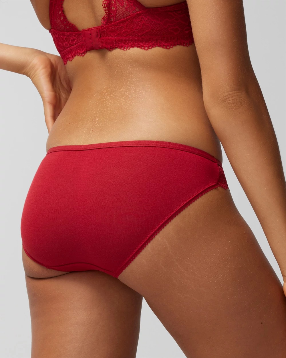 PAINT THE TOWN RED - Bikini Panty with Enchanting Lace | Soma