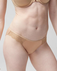 WARM AMBER - Bikini Panty with Enchanting Lace | Soma