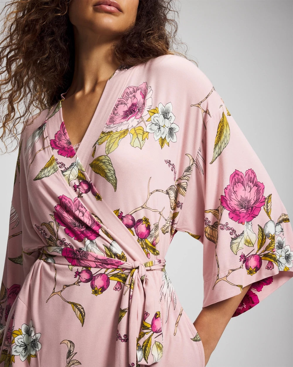 FEATHERED FANCY PINK - Kimono Short Robe | Soma