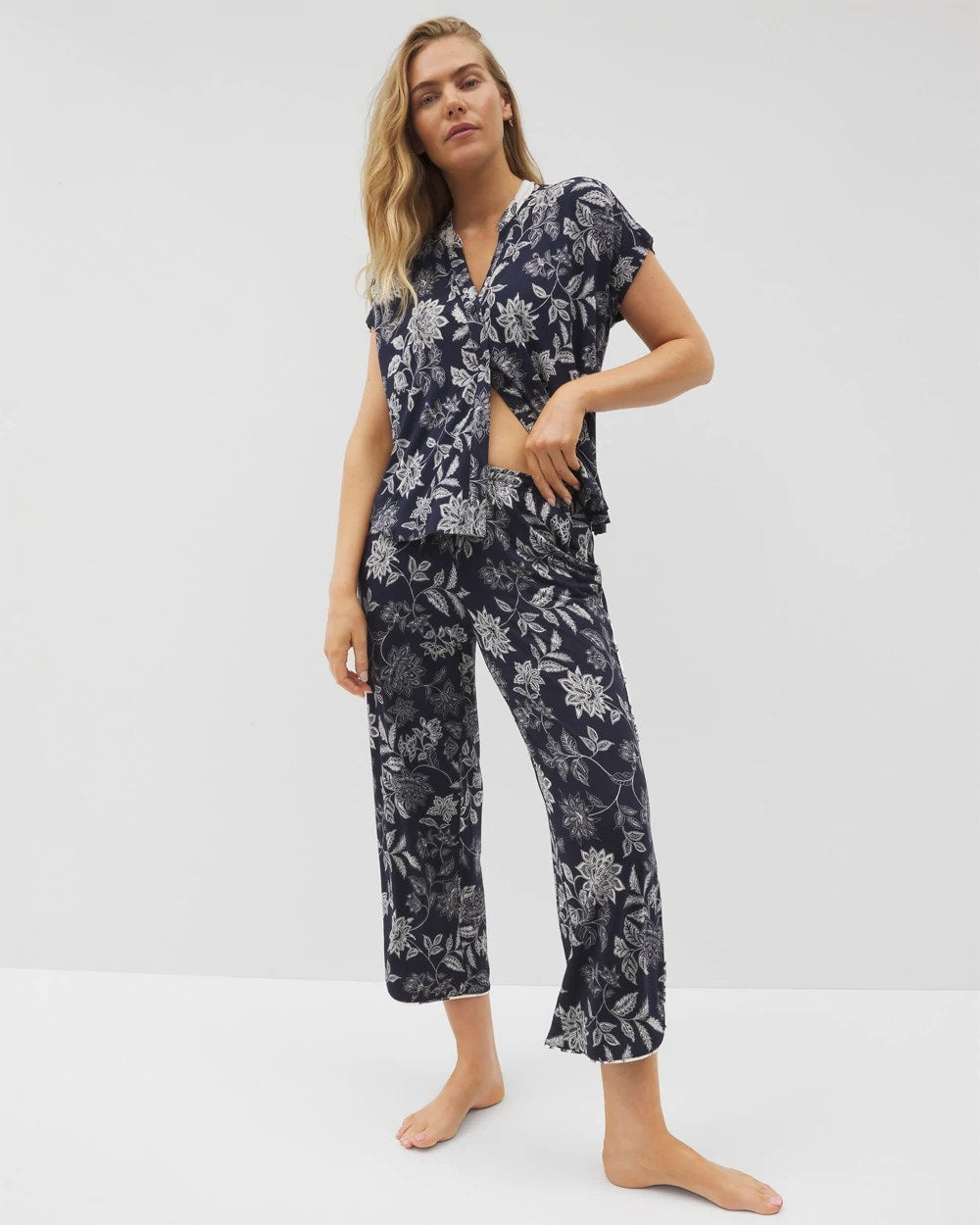 MEANDERING GARDEN NAVY - Piped Crop Pajama Pants | Soma