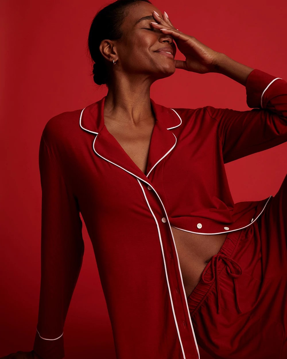PAINT THE TOWN RED - Long Sleeve Notch Collar w/ Piped Placket Pajama Top | Soma