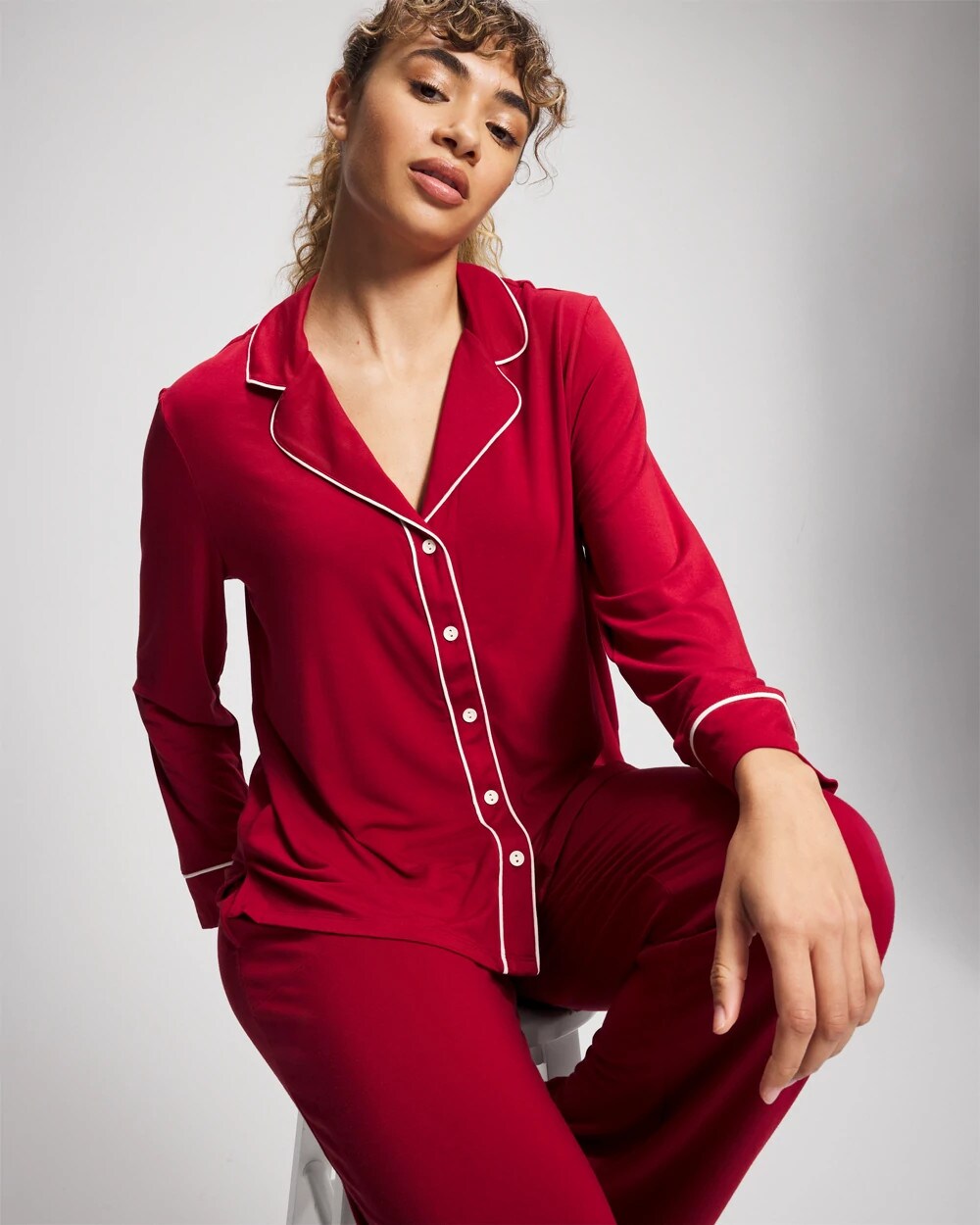 PAINT THE TOWN RED - Long Sleeve Notch Collar w/ Piped Placket Pajama Top | Soma