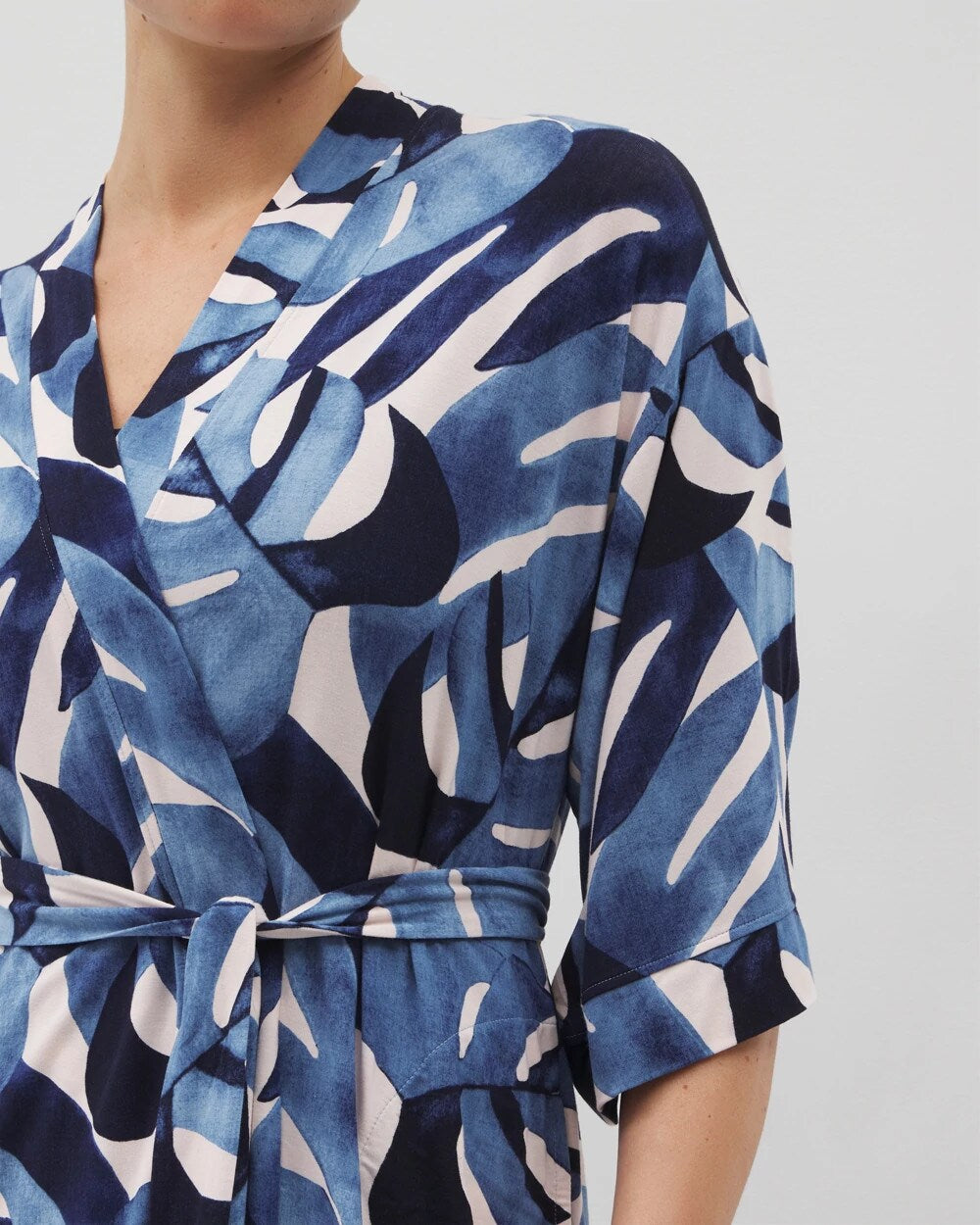 TROPICAL BREEZE SKY - Short Robe | Soma