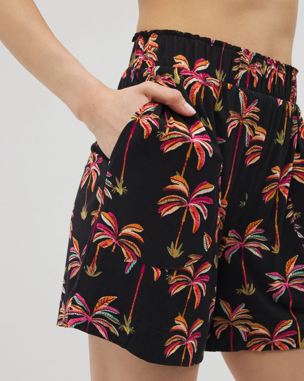 SHAKE YOUR PALM PALMS BLK - Long Pajama Shorts | Soma