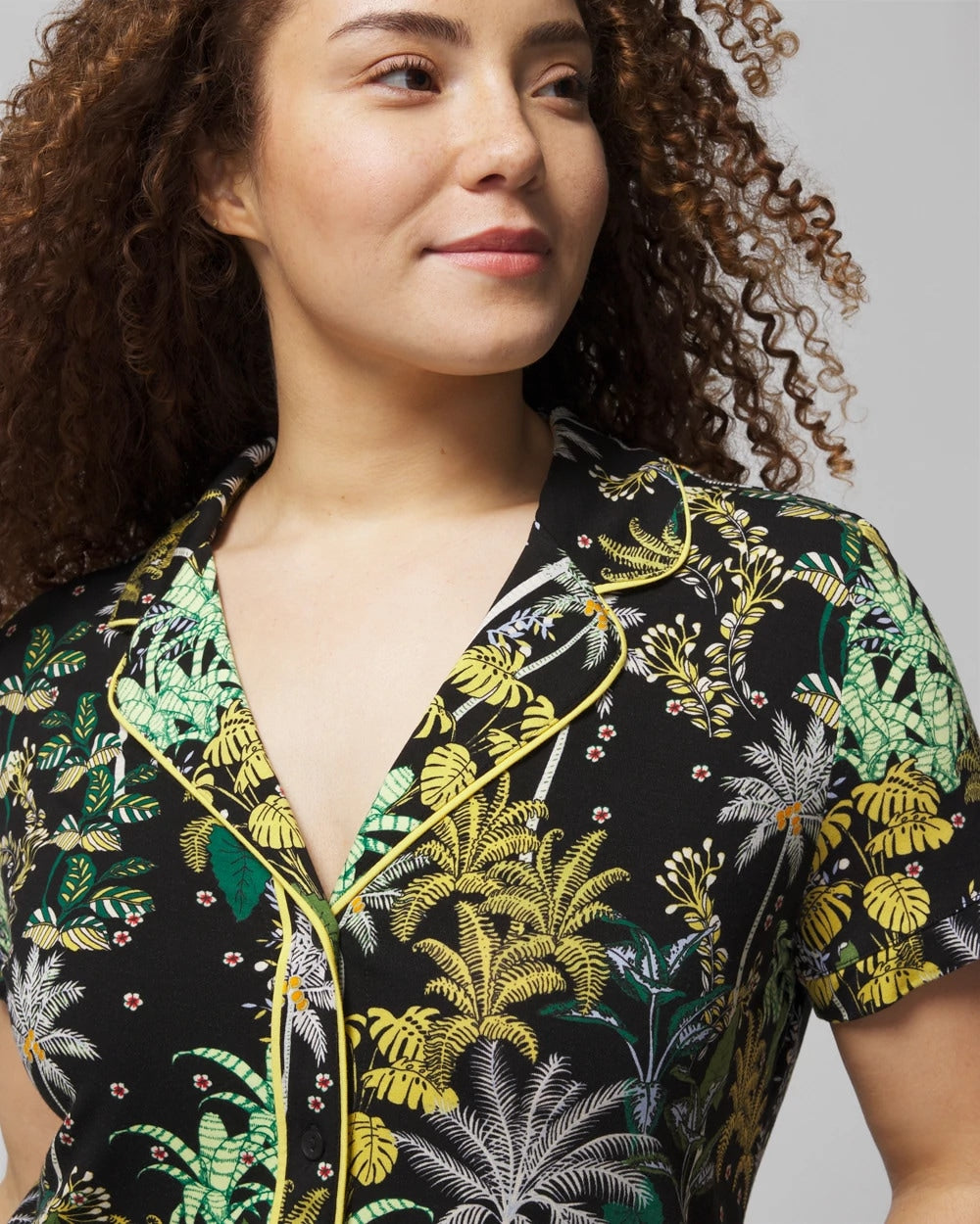 OASIS PALMS BLACK/WS - Piped Short Sleeve Notch Collar Pajama Top | Soma