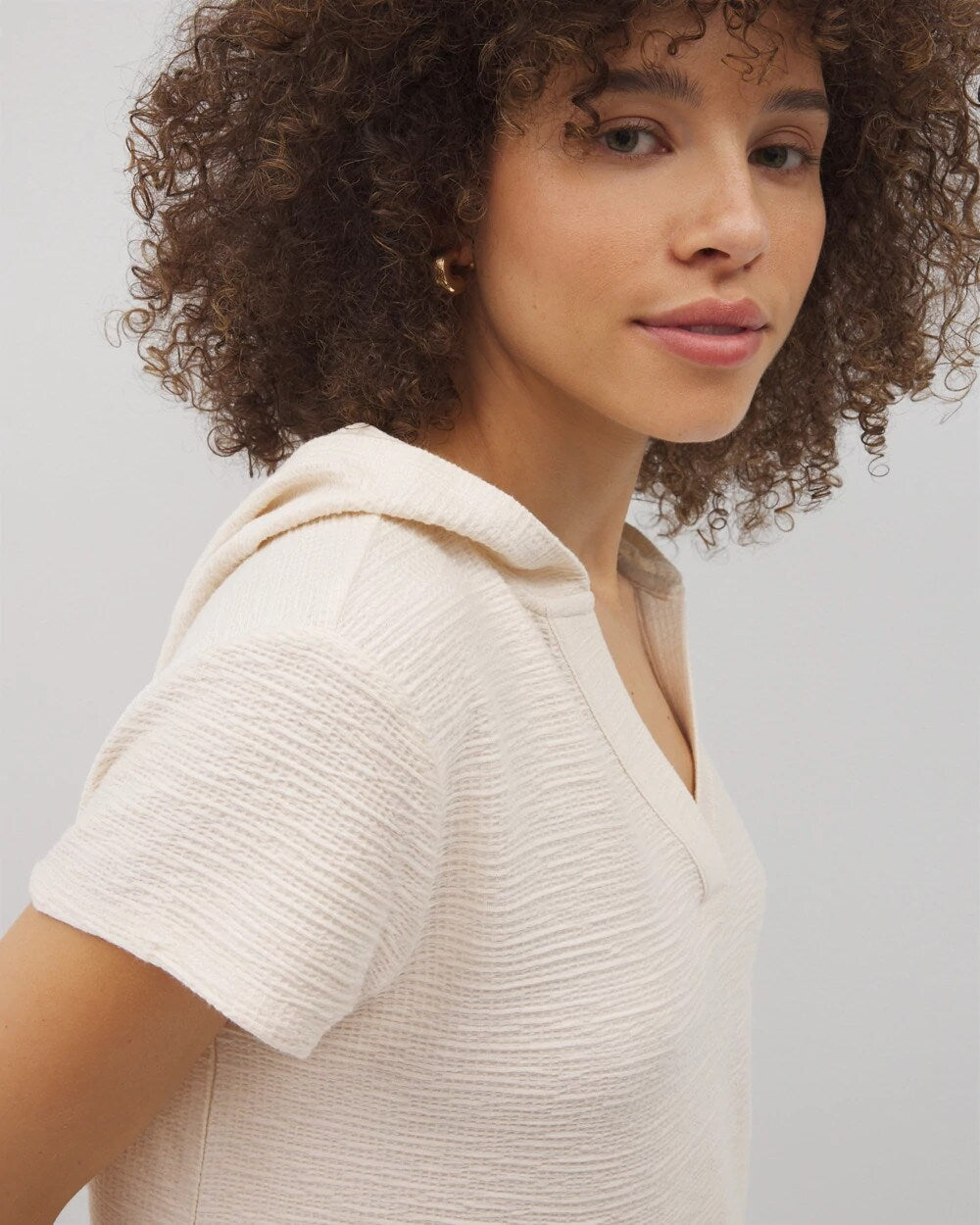 PARCHMENT - Crinkle Knit Short Sleeve V-Neck Hoodie | Soma