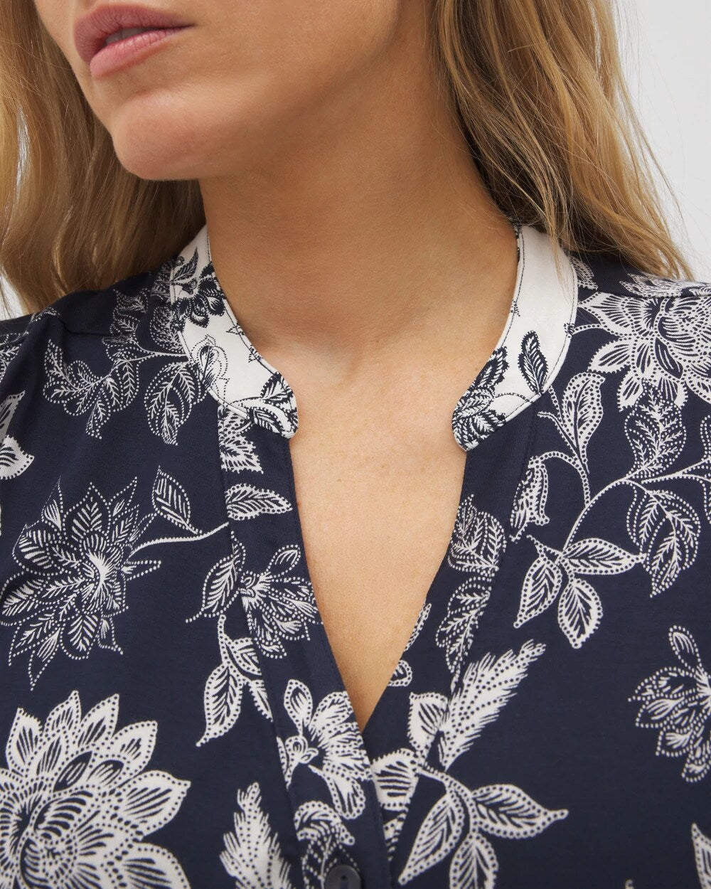 MEANDERING GARDEN NAVY - Mandarin Collar Short Sleeve Pajama Top | Soma