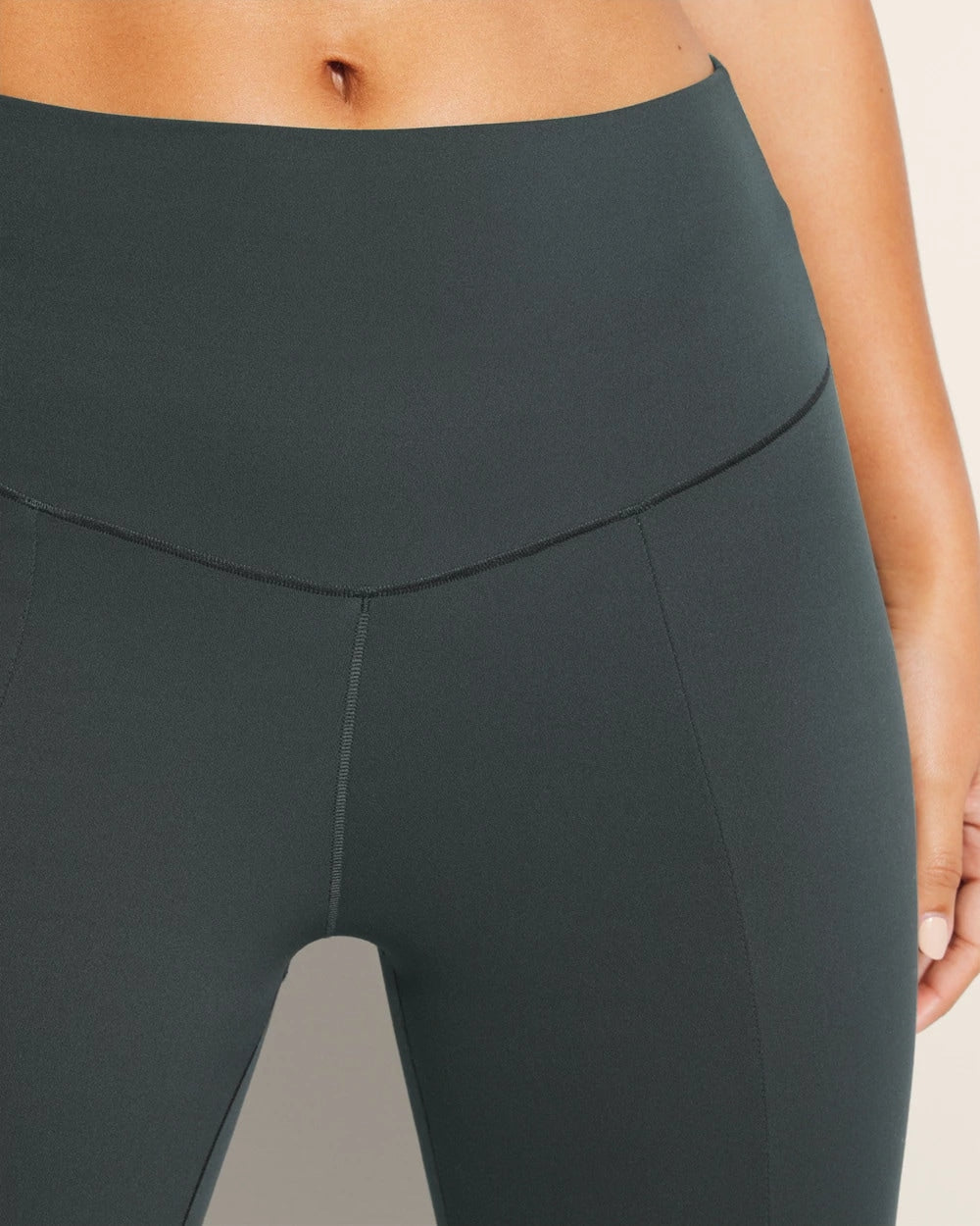 DARK EVERGLADE - 24/7 High-Waist Mini Flare Leggings | Soma