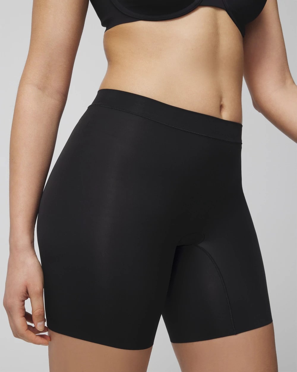 BLACK - Lightweight Smoothing Short | Soma