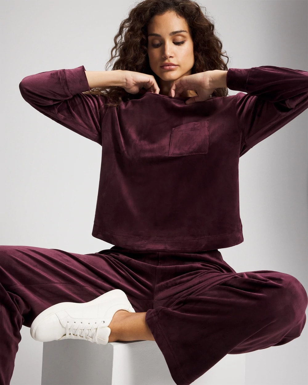 MERLOT - Velour Crewneck Sweatshirt | Soma