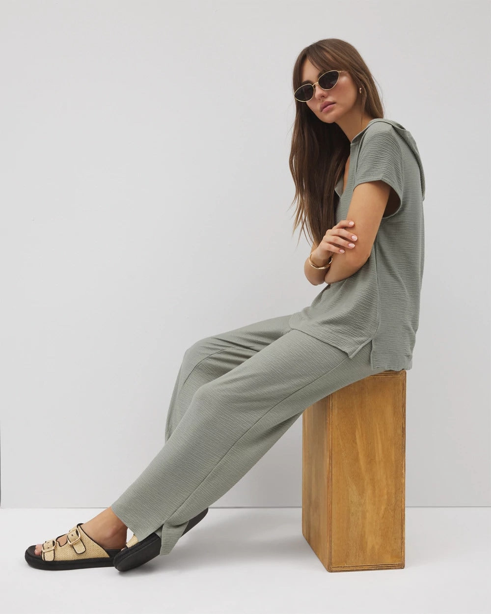 RESTORATION GREEN - Crinkle Knit Short Sleeve V-Neck Hoodie | Soma