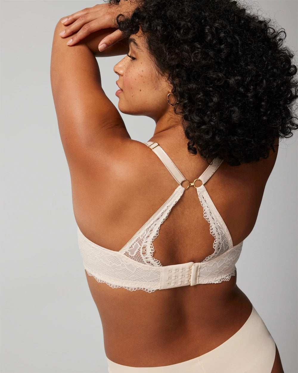 PALE SAND - Push-Up Plunge Bra with Lace | Soma