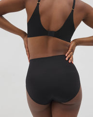 BLACK - Mid-Level Shaping Seamless Brief | Soma
