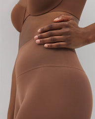 CINNAMON LATTE - Mid-Level Shaping Seamless Shorts | Soma