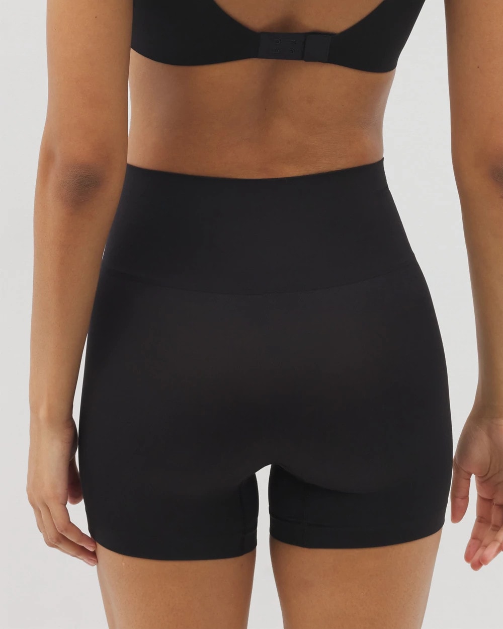 BLACK - Mid-Level Shaping Seamless Shorts | Soma