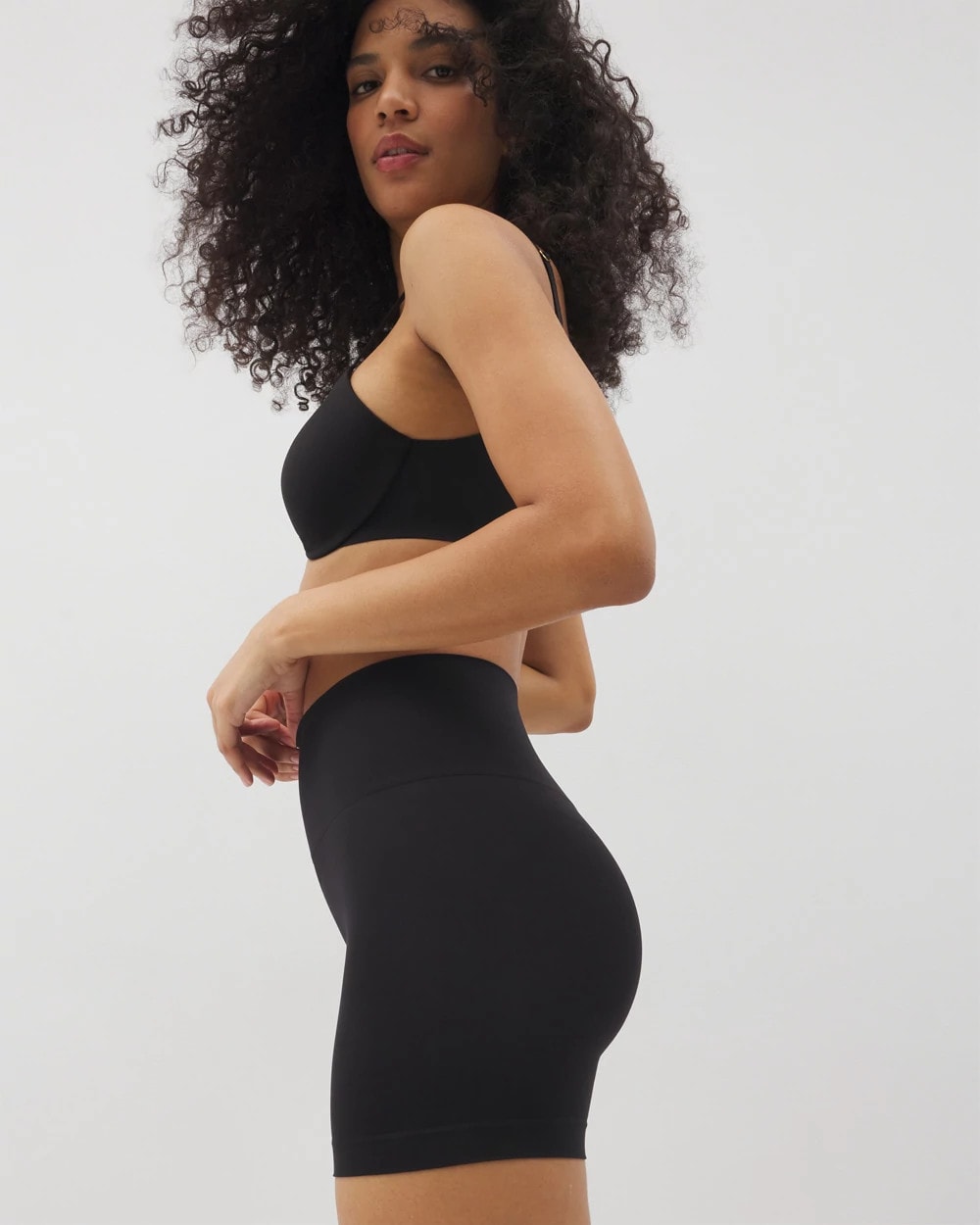 BLACK - Mid-Level Shaping Seamless Shorts | Soma