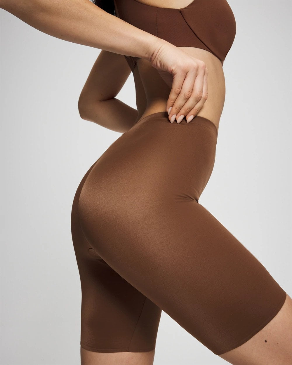 CINNAMON LATTE - Mid Level Cooling High Waisted Short | Soma