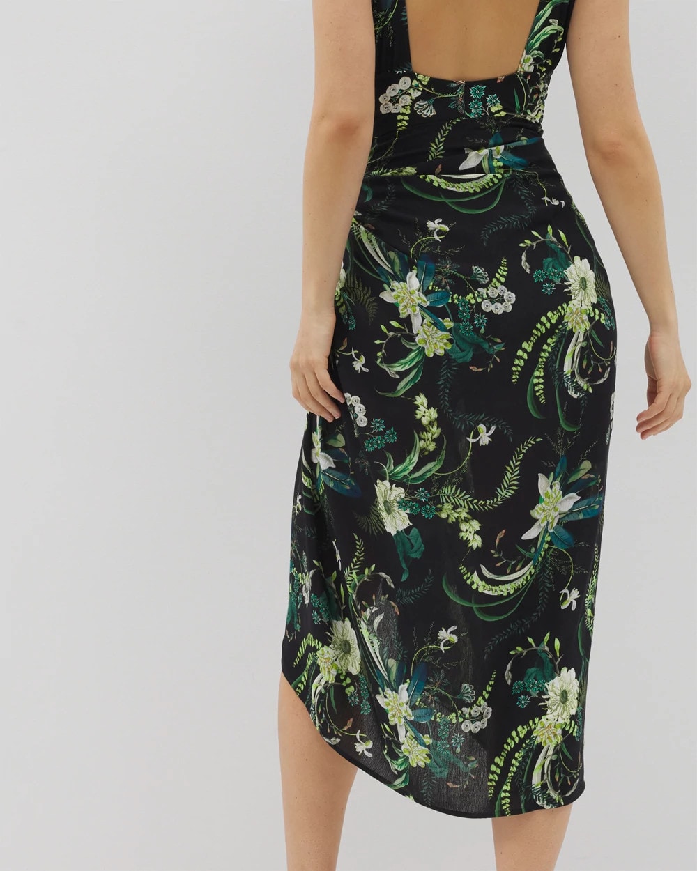 TROPICAL TWIST BLACK - Rayon Crepe Pareo | Soma